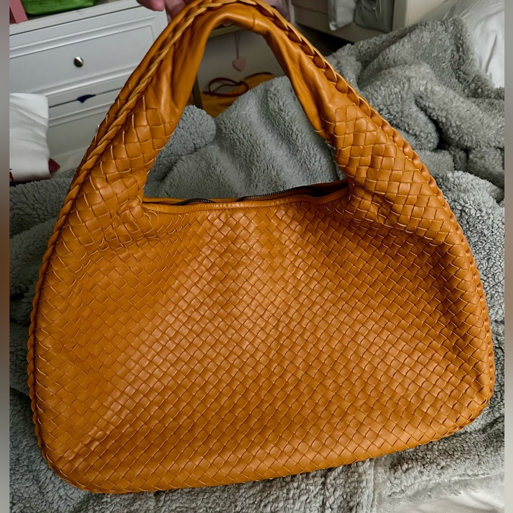 BOTTEGA VENETA Intrecciato Belly Hobo Bag